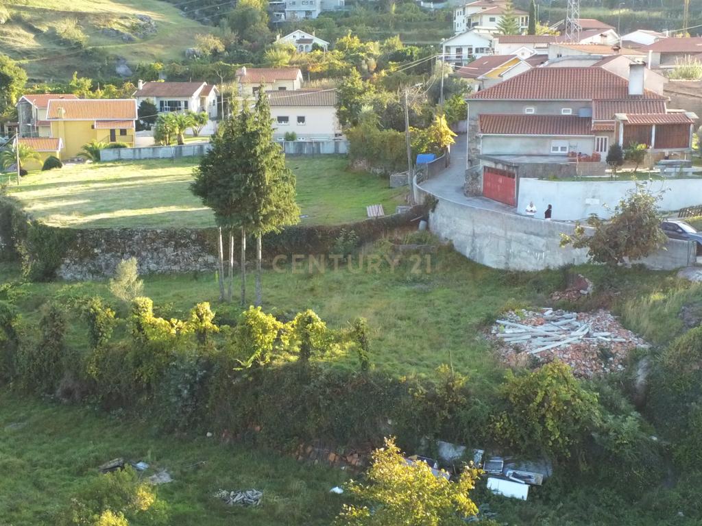 Terreno com 900m2 na zona Gerês  com vista rio - Image 27