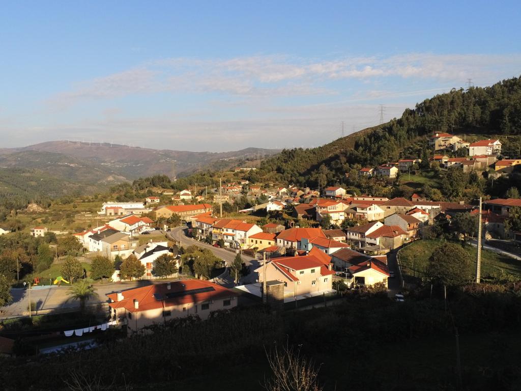 Terreno com 900m2 na zona Gerês  com vista rio - Image 30