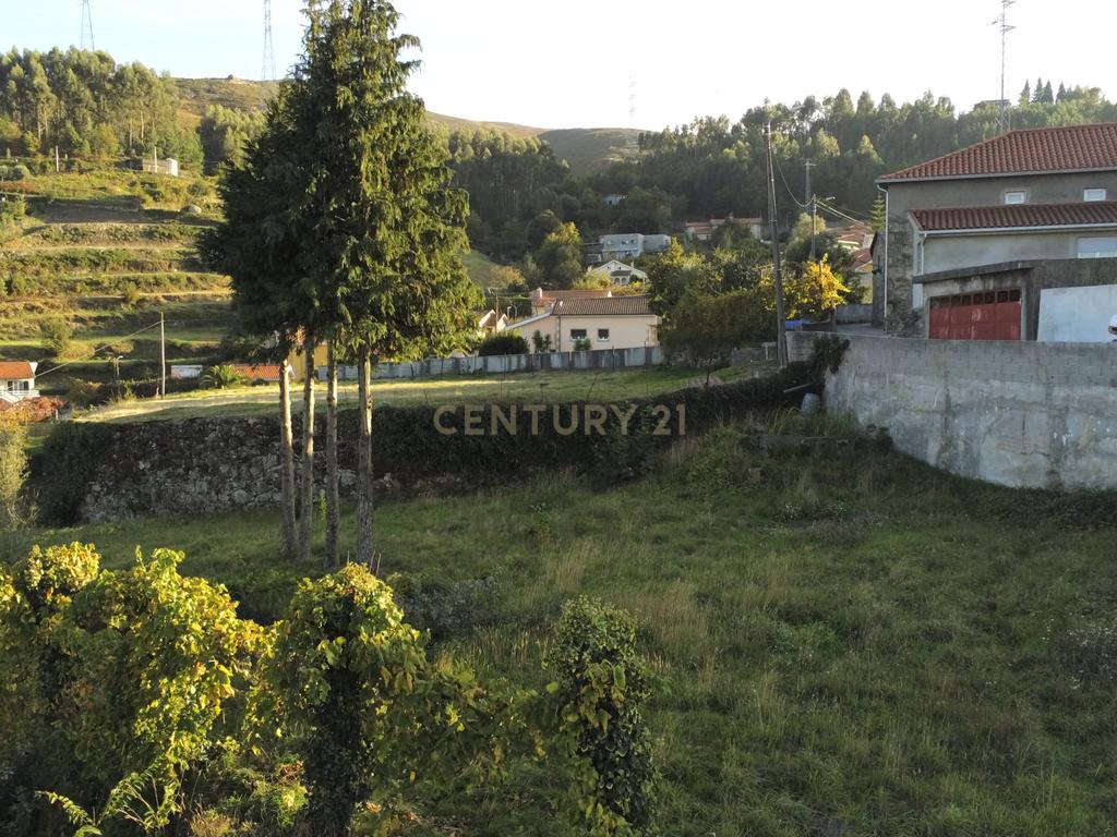 Terreno com 900m2 na zona Gerês  com vista rio - Image 31