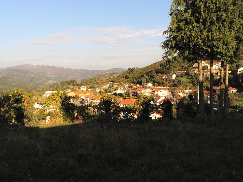 Terreno com 900m2 na zona Gerês  com vista rio - Image 7