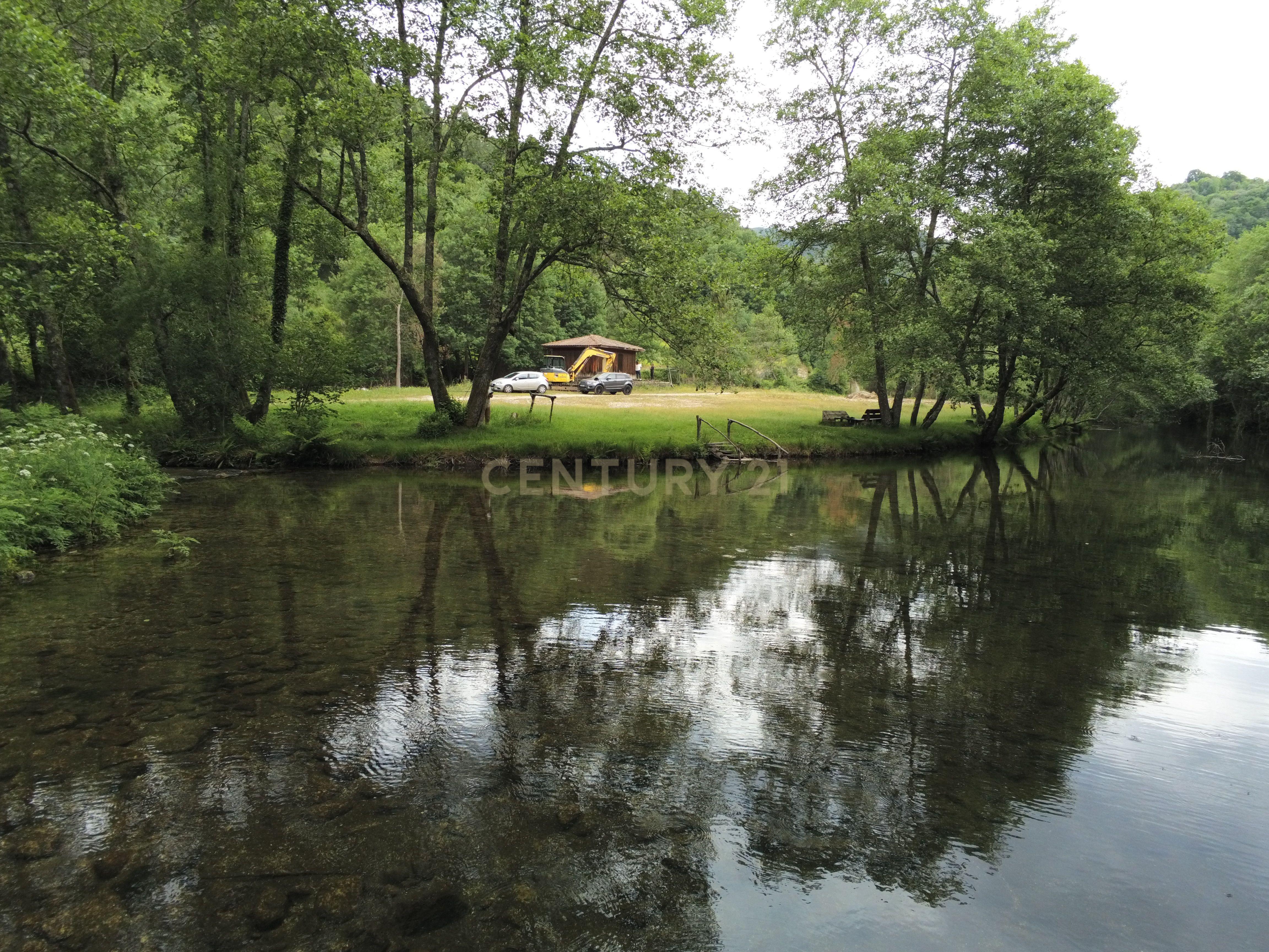 Terreno no Gerês a confrontar com rio Homem, e junto á praia fluvial da Lagoa e da Foz do Rio Rodas - Image 8