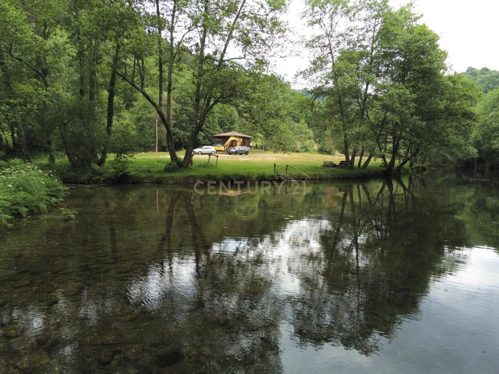 Terreno no Gerês a confrontar com rio Homem, e junto á praia fluvial da Lagoa e da Foz do Rio Rodas - Image 8