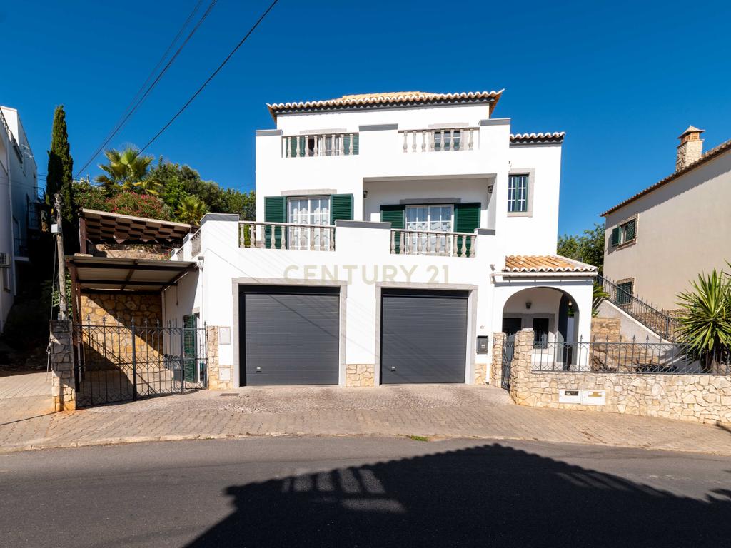 Moradia Isolada T4 na Colina da Asseca a Apenas 1km da Ponte Romana, no Centro de Tavira - Image 6