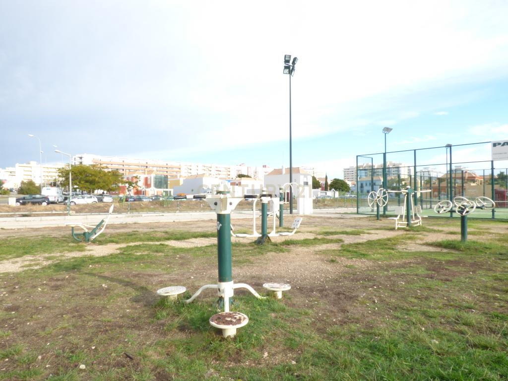 Lote para construção, com projeto aprovado de moradia V3    perto do Shopping, Fórum Algarve, e ecovia do Parque Natural da Ria Formosa. - Image 15