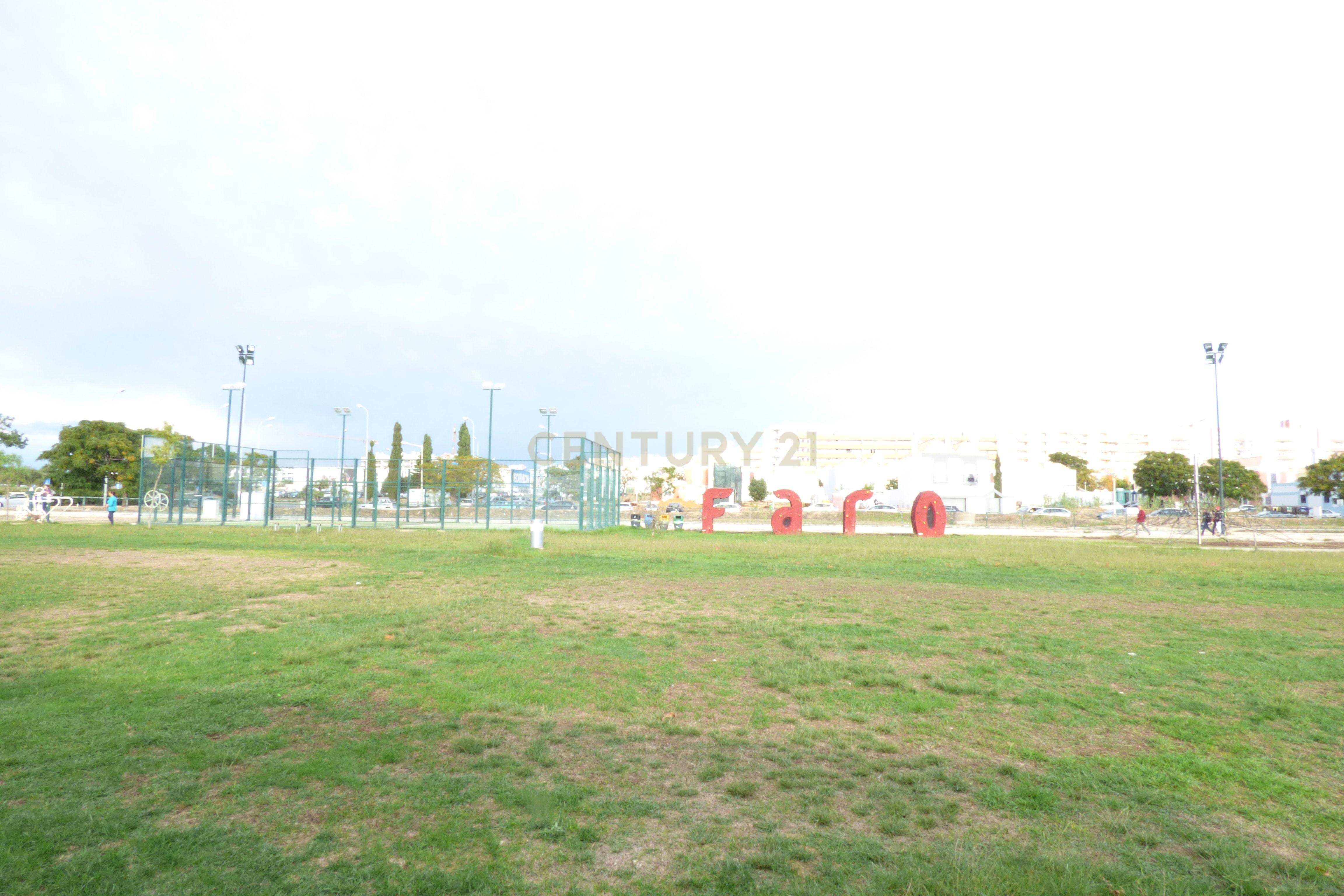 Lote para construção, com projeto aprovado de moradia V3    perto do Shopping, Fórum Algarve, e ecovia do Parque Natural da Ria Formosa. - Image 8