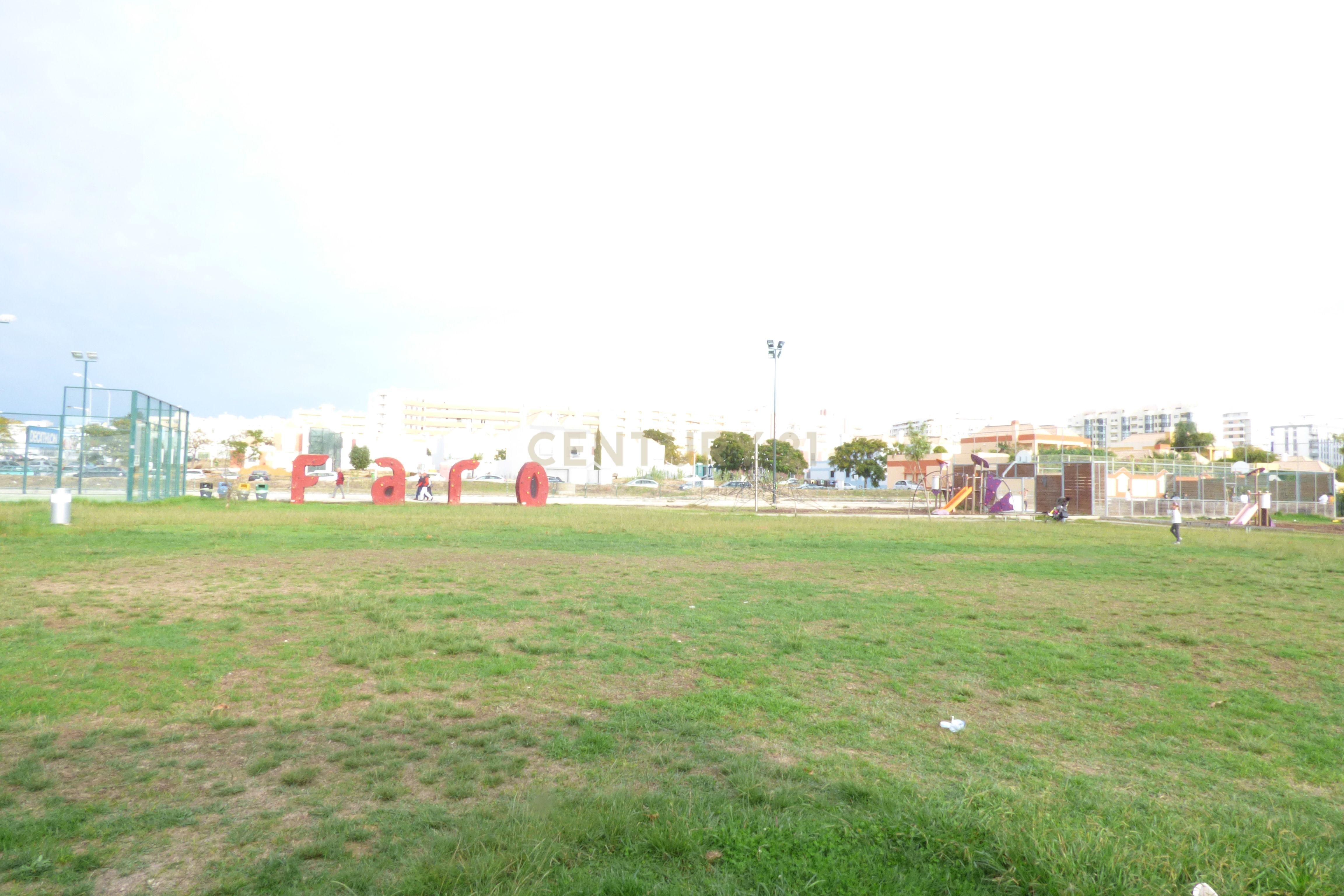 Lote para construção, com projeto aprovado de moradia V3    perto do Shopping, Fórum Algarve, e ecovia do Parque Natural da Ria Formosa. - Image 18