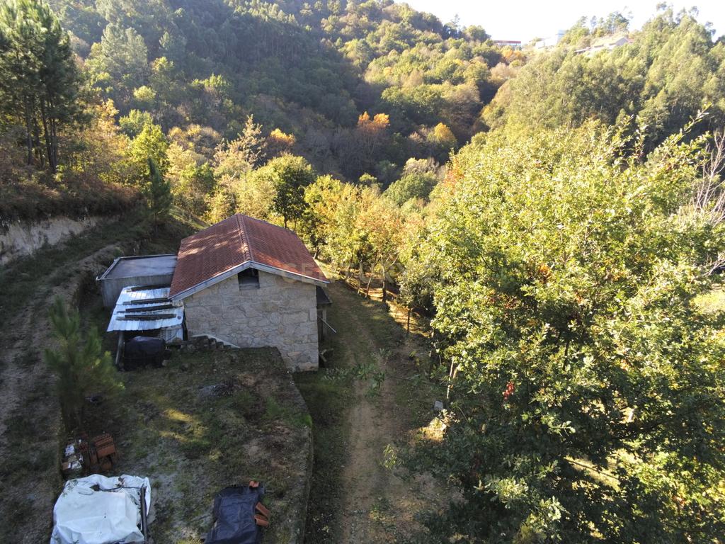Fabulosa Quinta à Venda zona do Gerês – Um Oásis Natural com 28.000m² Terreno - Image 4