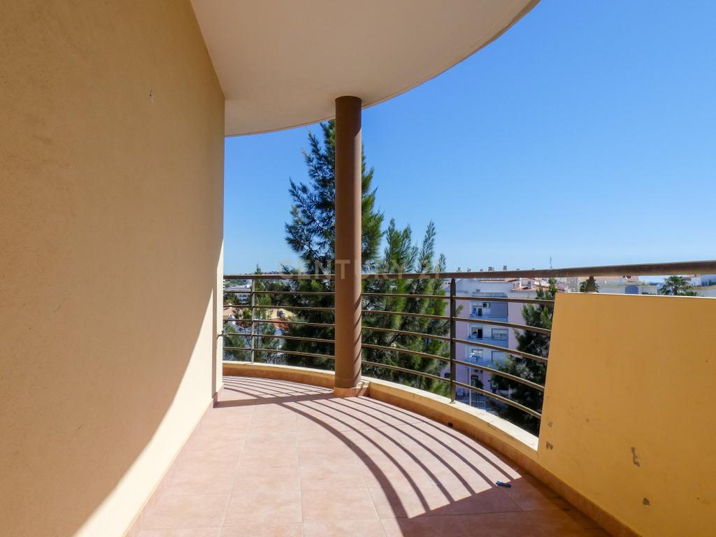 Apartamento T3 com piscina e garagem em Lagos, Portugal - Image 4