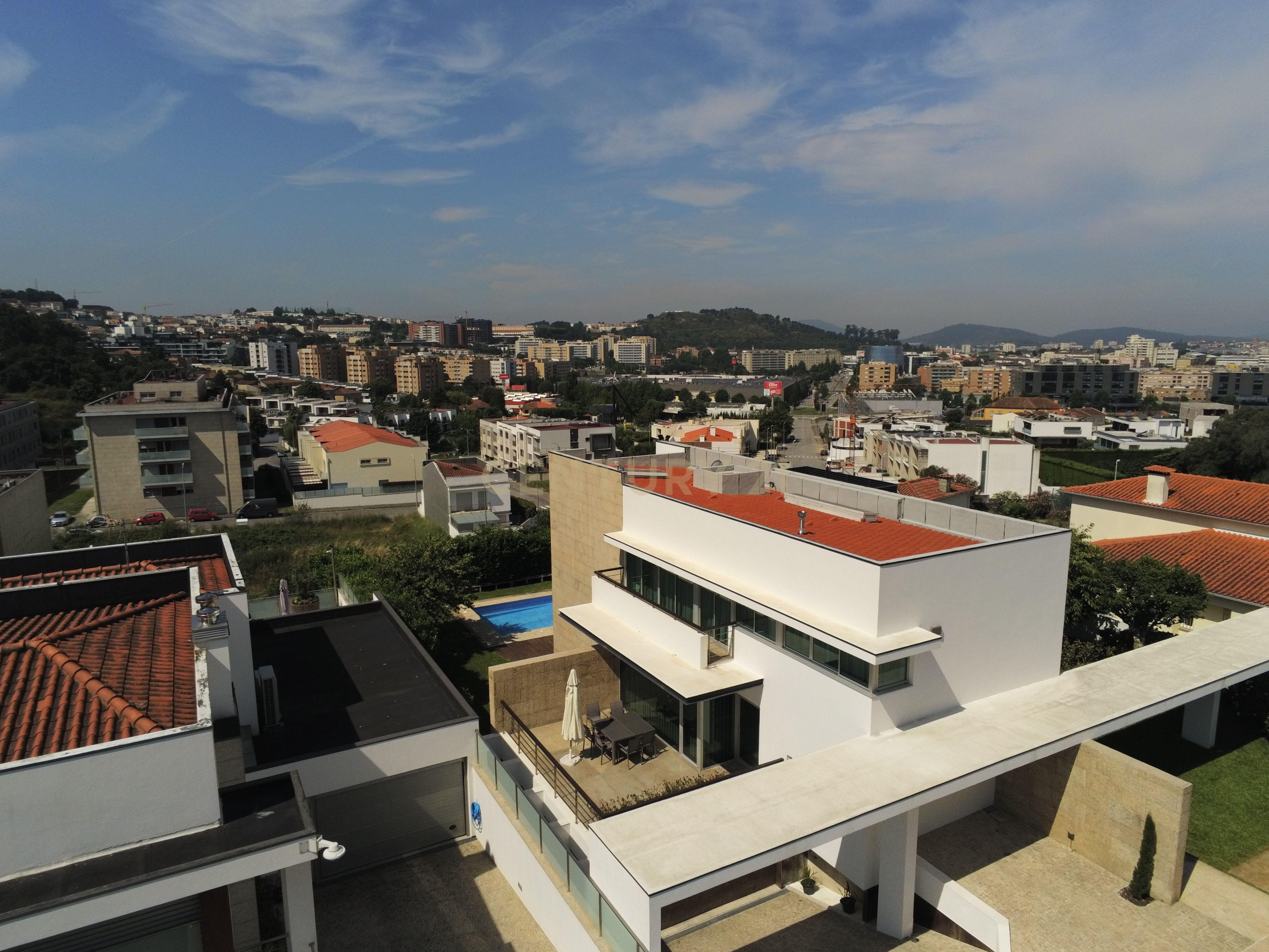 Moradia T4 com piscina - Bom Jesus - Image 55