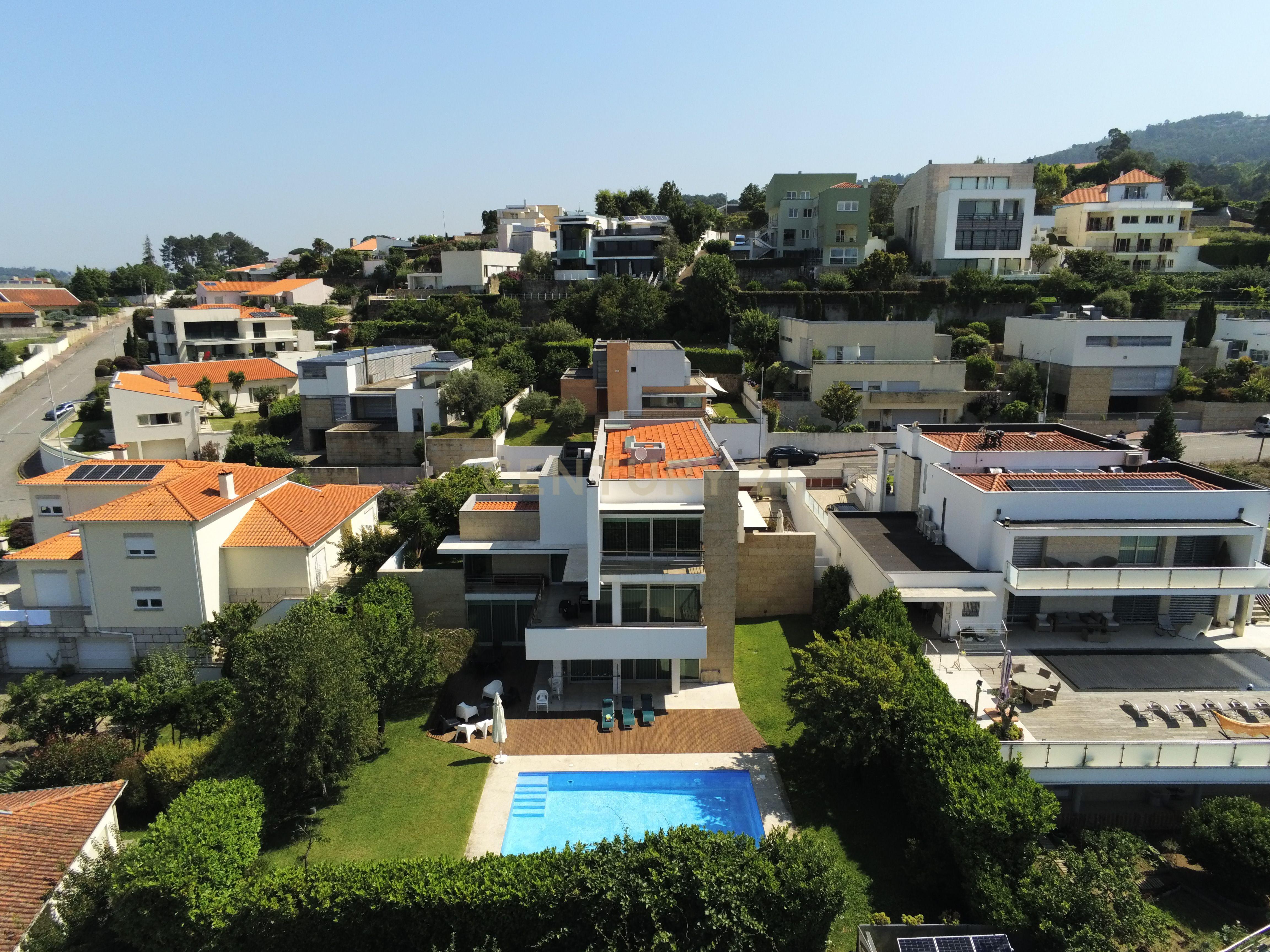 Moradia T4 com piscina - Bom Jesus - Image 54