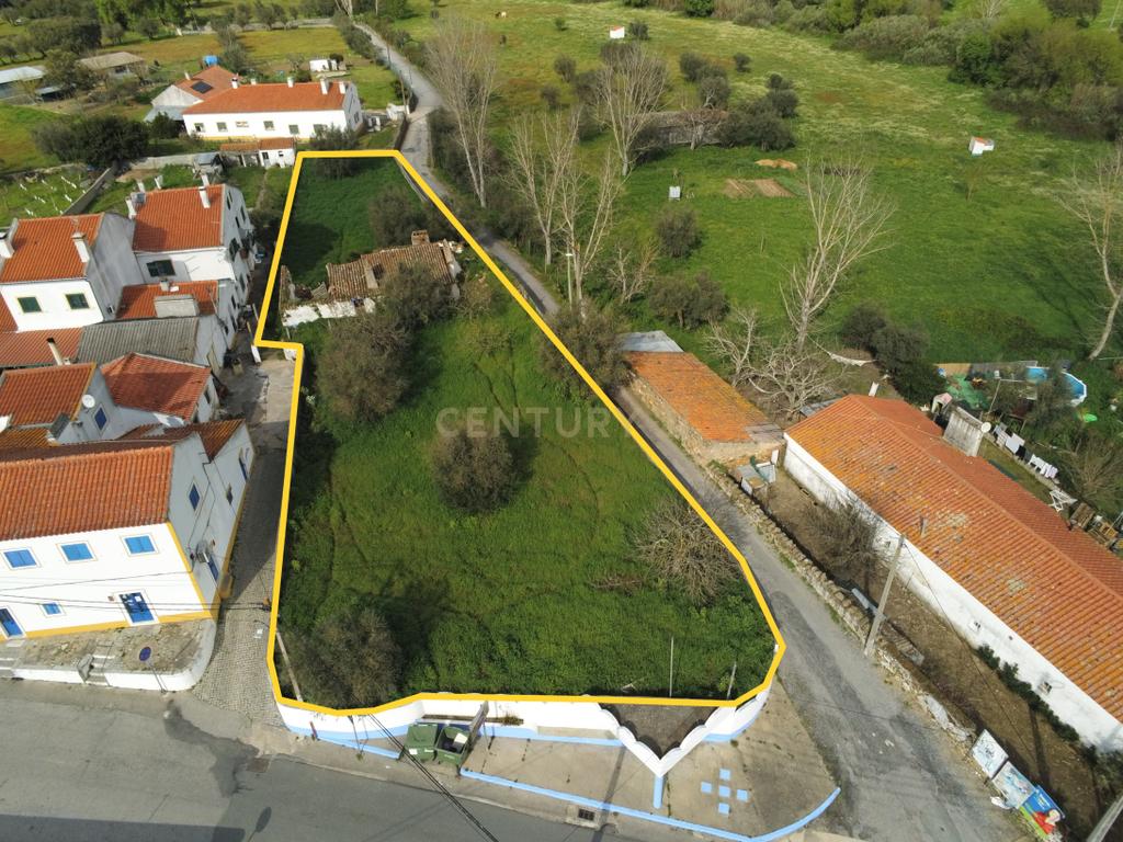Terreno Urbano em Valverde, a 10 minutos do centro histórico de Évora. - Image 1