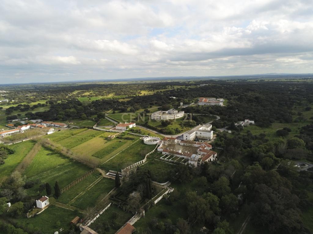 Terreno Urbano em Valverde, a 10 minutos do centro histórico de Évora. - Image 17