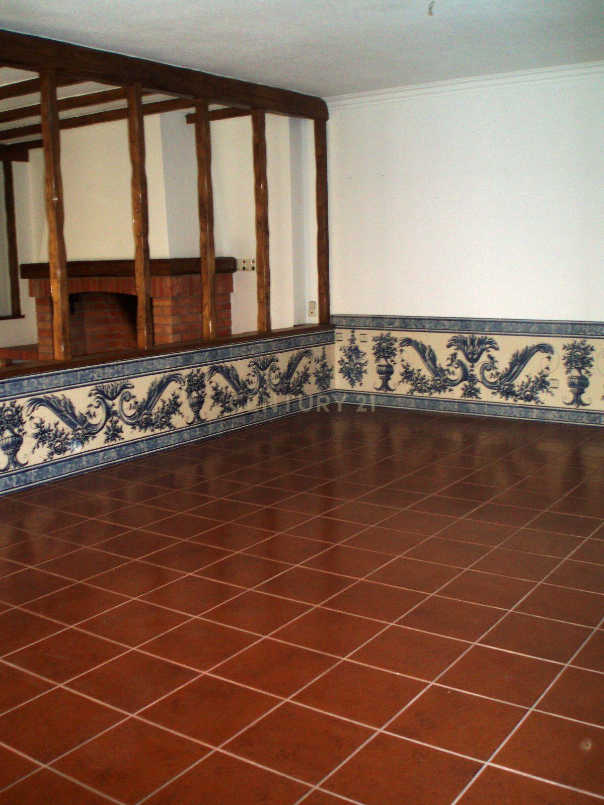 Moradia T4 - Massamá Centro - Image 6