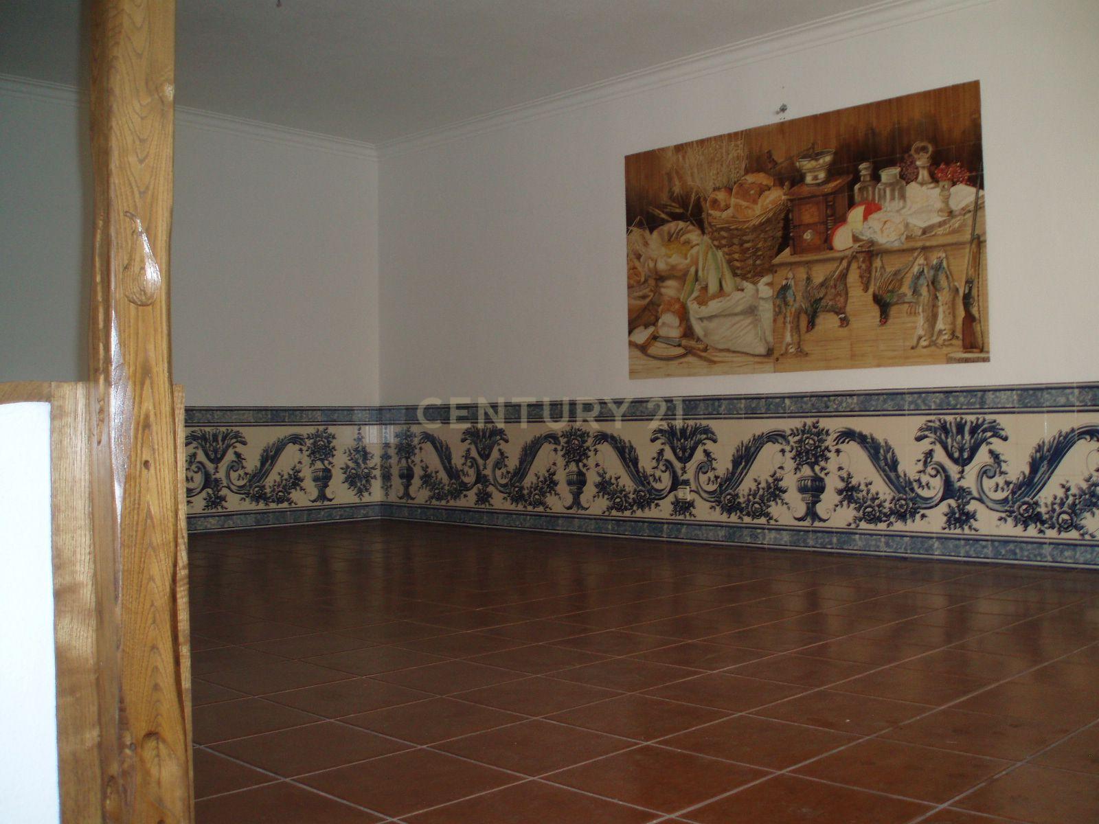 Moradia T4 - Massamá Centro - Image 7