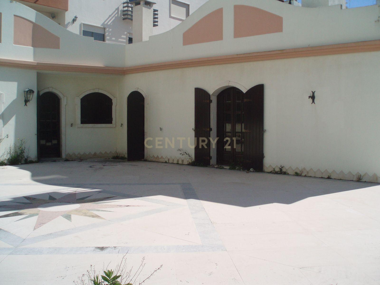 Moradia T4 - Massamá Centro - Image 21