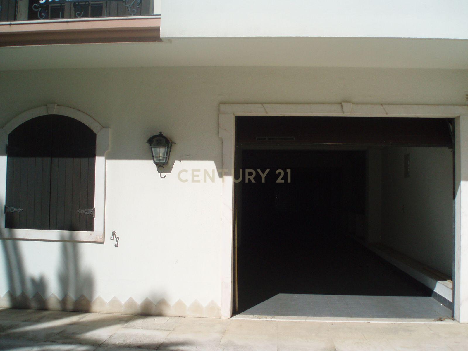 Moradia T4 - Massamá Centro - Image 20