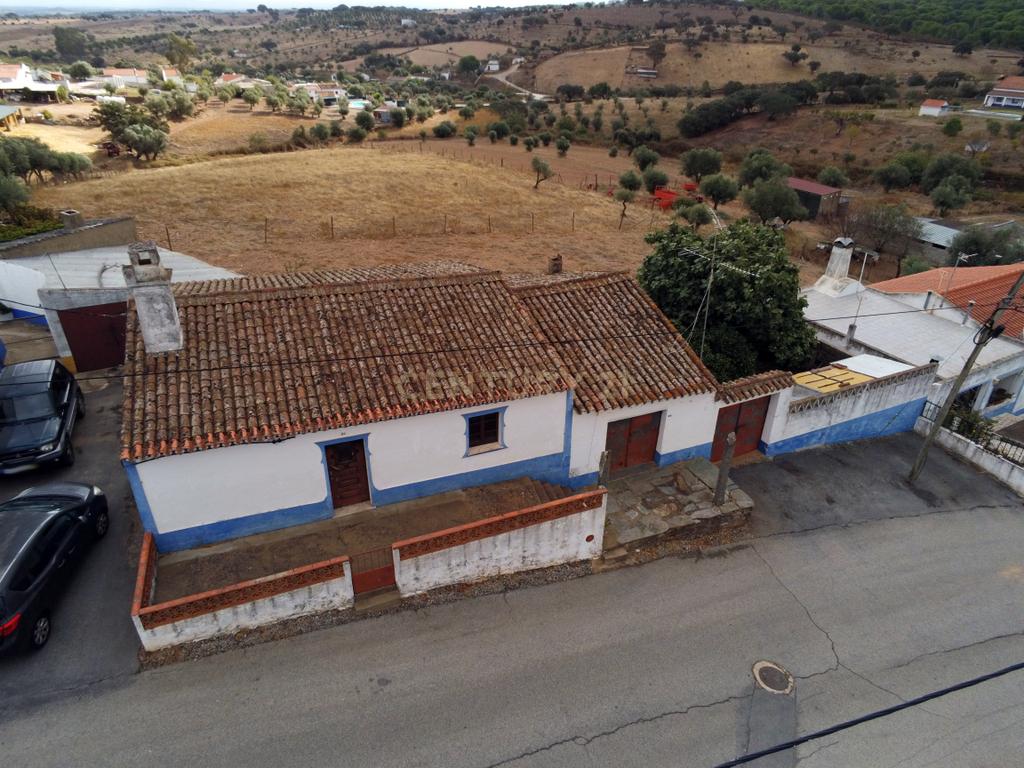Moradia em Santo Antonio do Baldio, inserida num terreno URBANO de cerca 5.888 metros quadrados. - Image 2