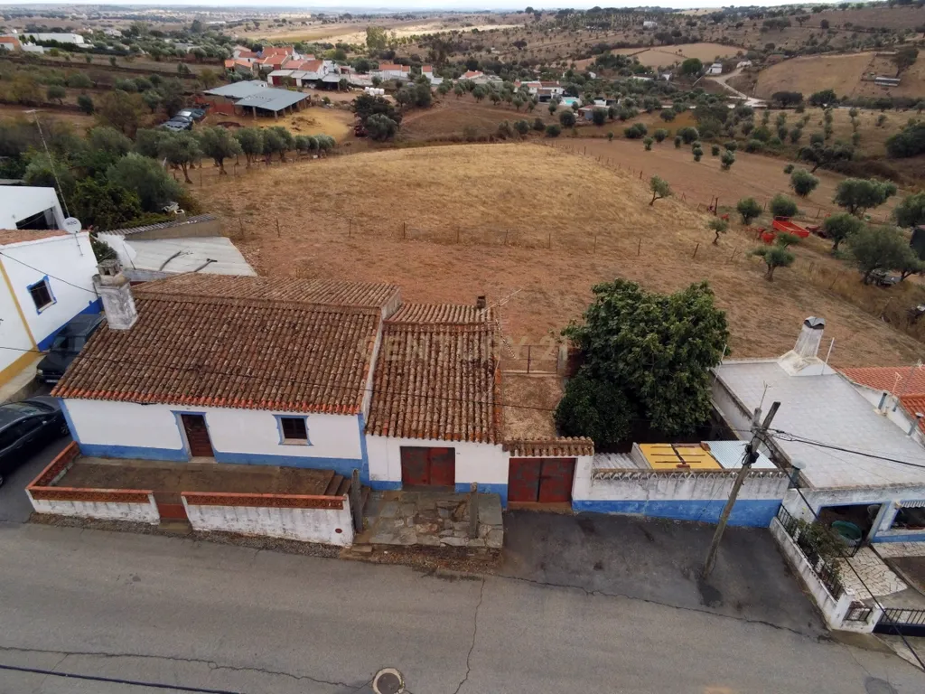 Moradia em Santo Antonio do Baldio, inserida num terreno URBANO de cerca 5.888 metros quadrados. - Image 3