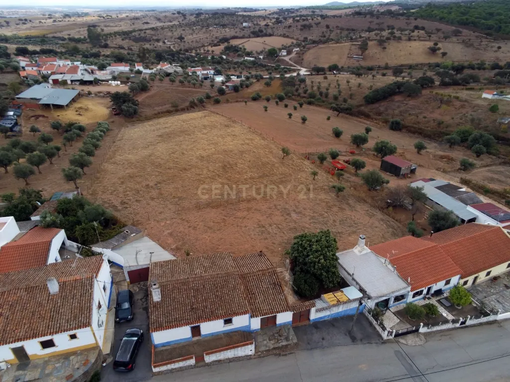 Moradia em Santo Antonio do Baldio, inserida num terreno URBANO de cerca 5.888 metros quadrados. - Image 4