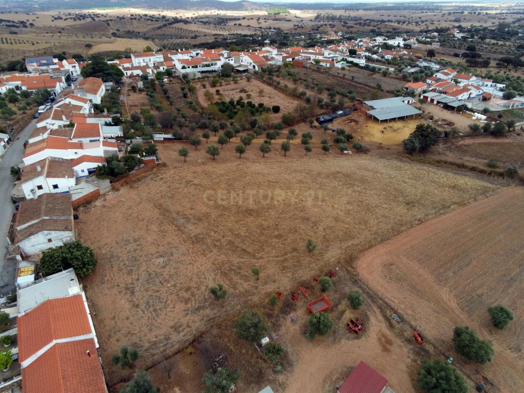 Moradia em Santo Antonio do Baldio, inserida num terreno URBANO de cerca 5.888 metros quadrados. - Image 7