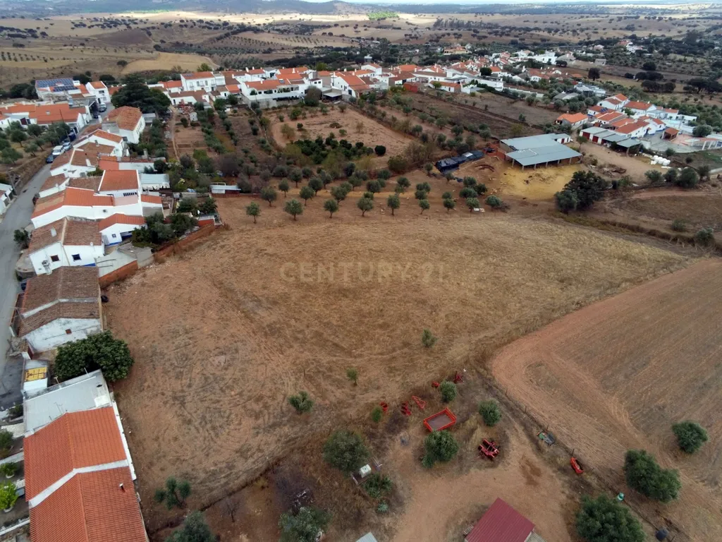 Moradia em Santo Antonio do Baldio, inserida num terreno URBANO de cerca 5.888 metros quadrados. - Image 7