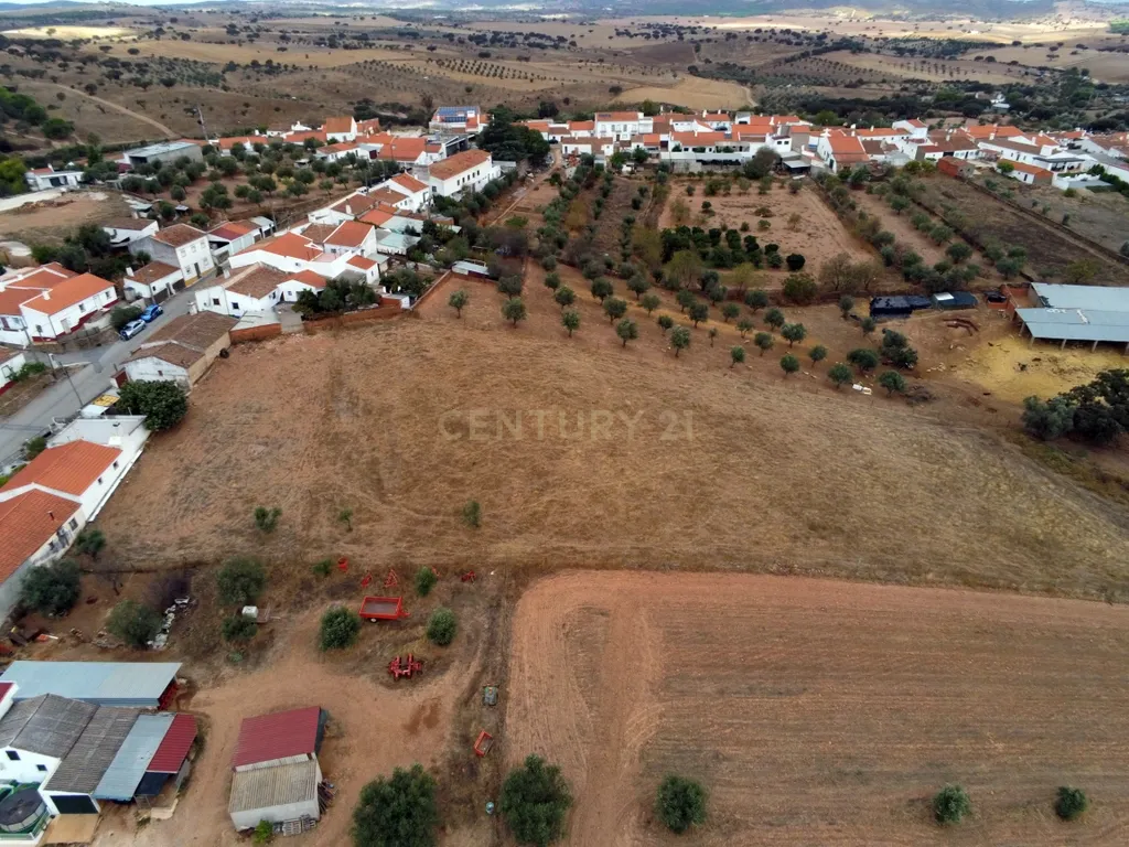 Moradia em Santo Antonio do Baldio, inserida num terreno URBANO de cerca 5.888 metros quadrados. - Image 6