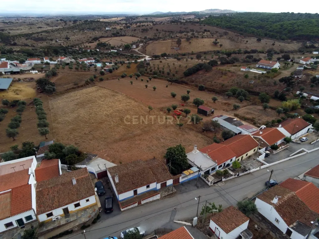 Moradia em Santo Antonio do Baldio, inserida num terreno URBANO de cerca 5.888 metros quadrados. - Image 5