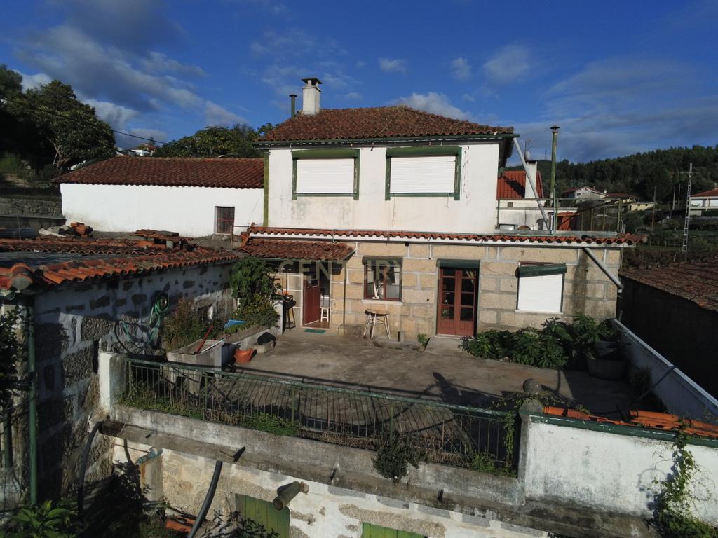 Duas Casas em São João de Rei, Póvoa de Lanhoso com Terreno - Image 30