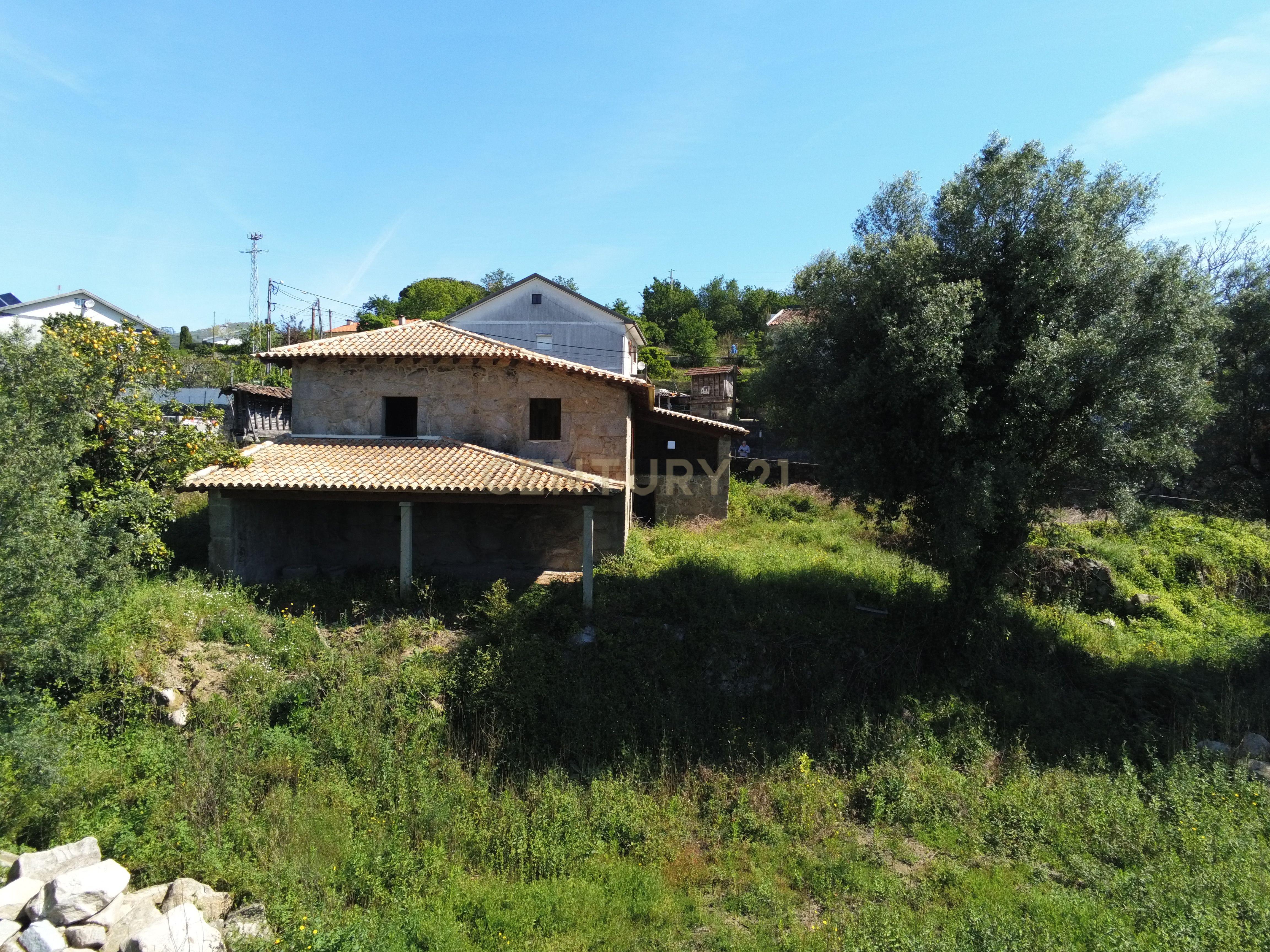 Quinta em pico de Regalados, vila verde com Casa smi restaurada - Image 24