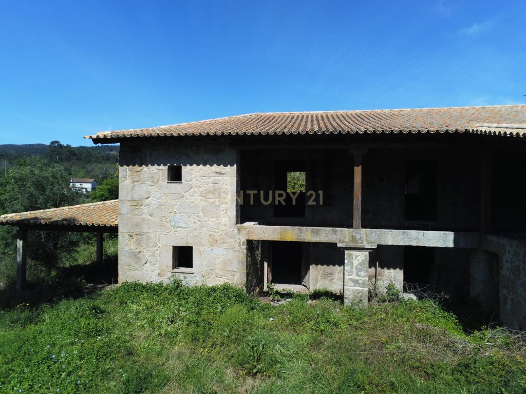 Quinta em pico de Regalados, vila verde com Casa smi restaurada - Image 28