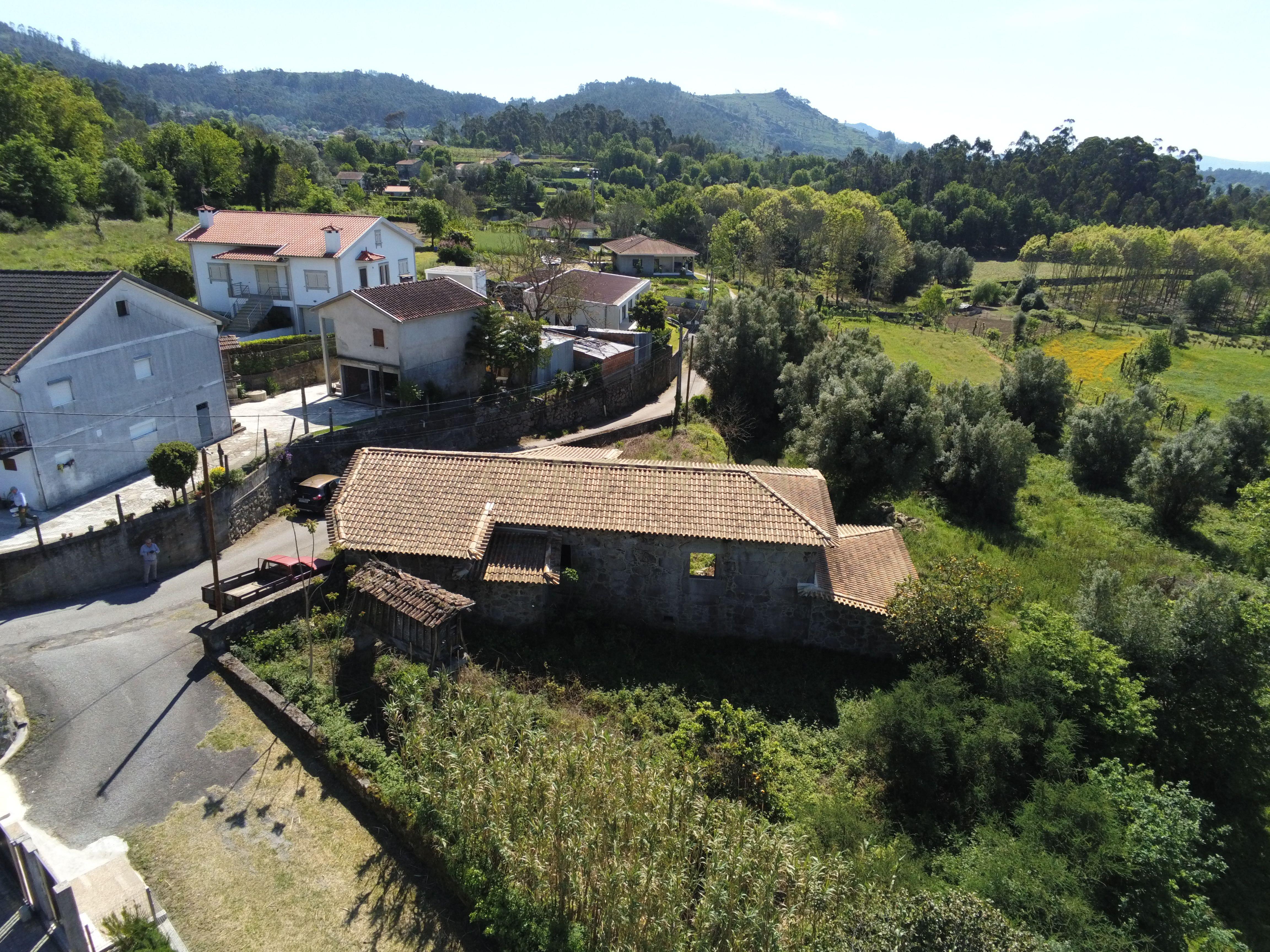 Quinta em pico de Regalados, vila verde com Casa smi restaurada - Image 31