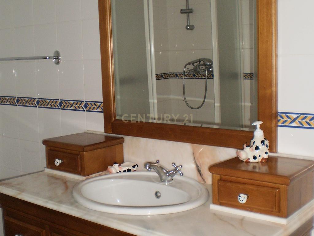 MORADIA de 3 ANDARES, ARMAZÉM-LOJA-HABITAÇÃO - Image 19
