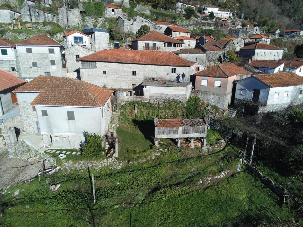 Magnífica Casa em Pedra no Gerês – Um Refúgio Único na Natureza - Image 8