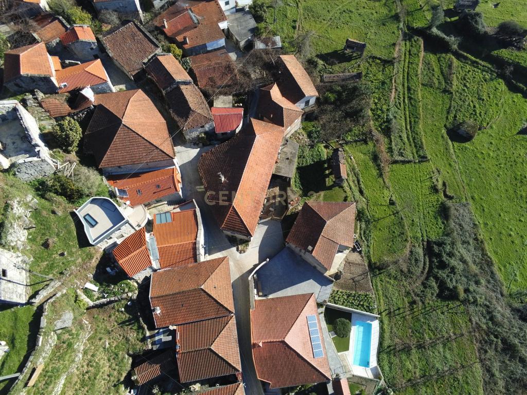 Magnífica Casa em Pedra no Gerês – Um Refúgio Único na Natureza - Image 10