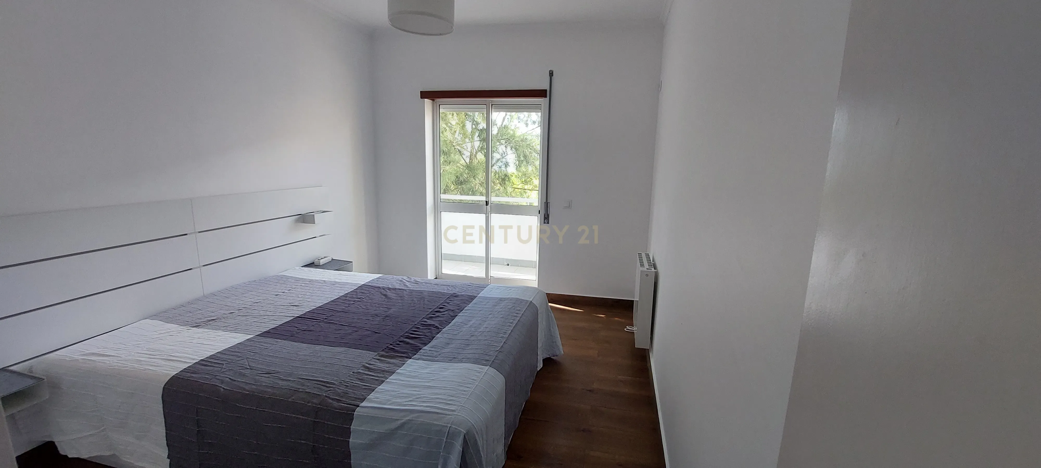 Fotografia 3 de Arrenda-se Apartamento T3 Renovado em Oeiras