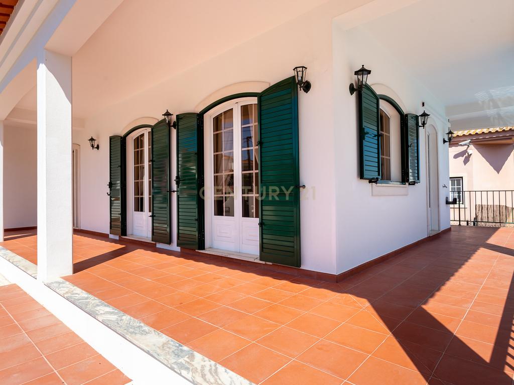 Moradia em Palmela, com Garagem, Piscina e Jardim - Image 3