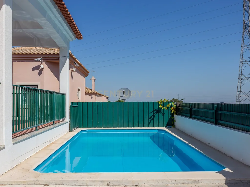 Moradia em Palmela, com Garagem, Piscina e Jardim - Image 2