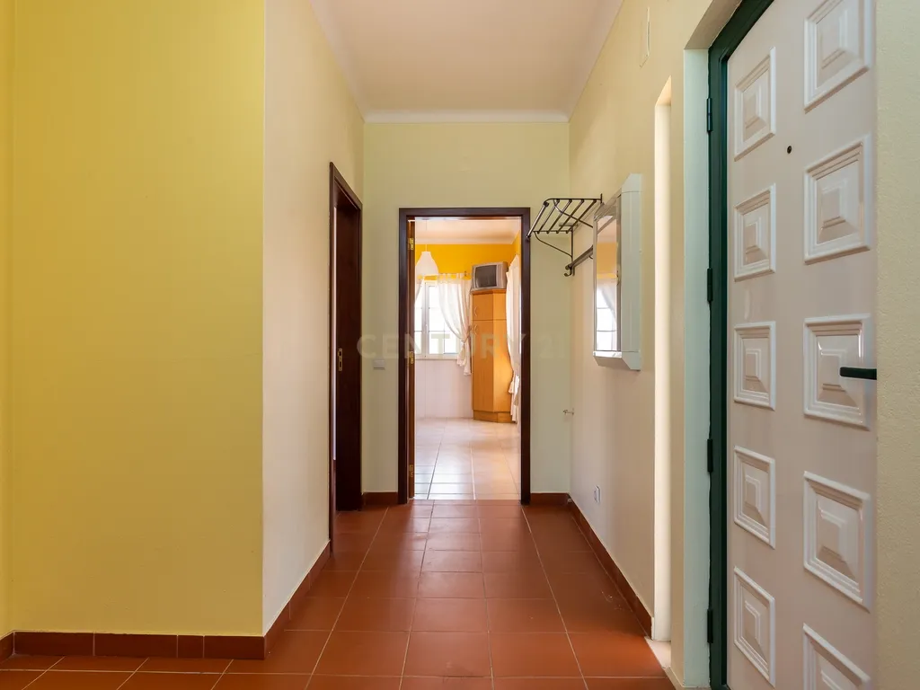 Moradia em Palmela, com Garagem, Piscina e Jardim - Image 4