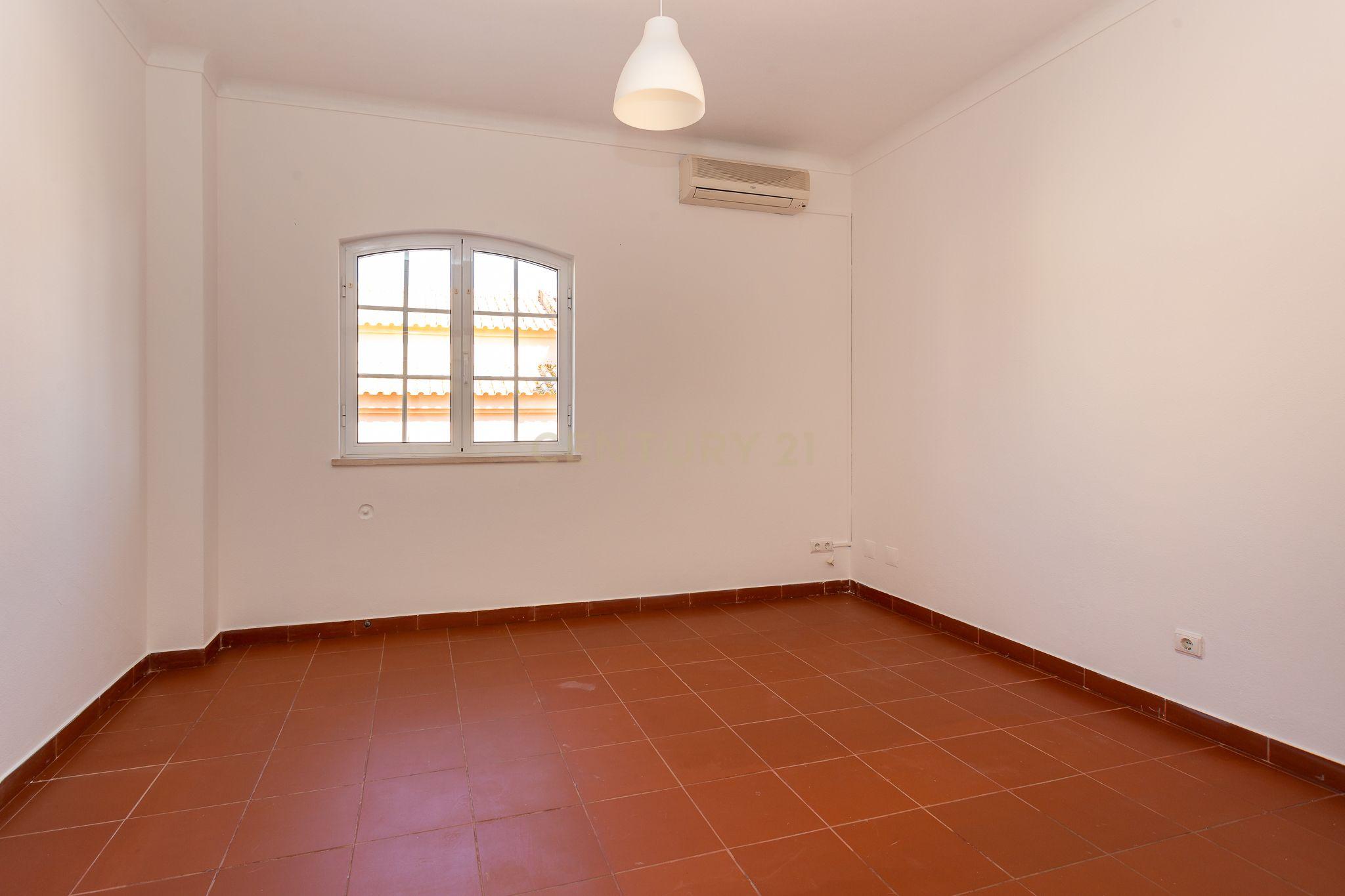 Fotografia 11 de Moradia em Palmela, com Garagem, Piscina e Jardim