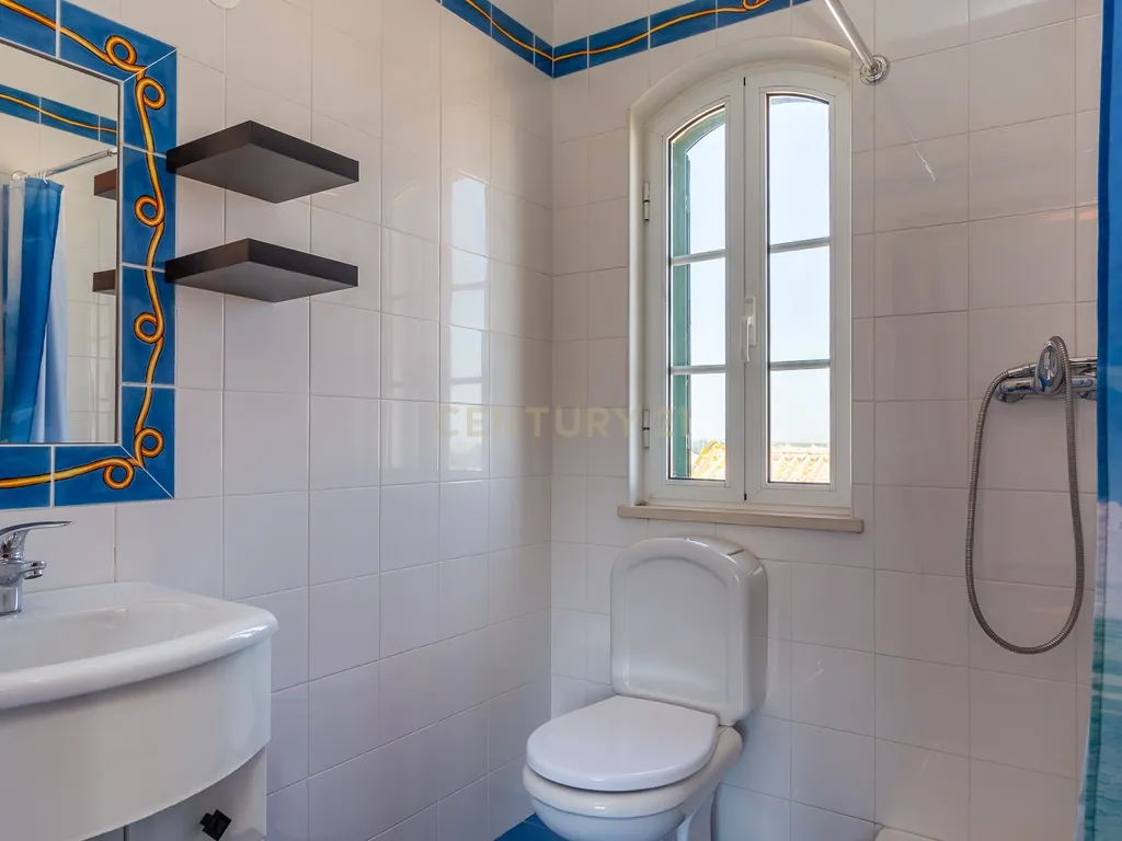 Moradia em Palmela, com Garagem, Piscina e Jardim - Image 19