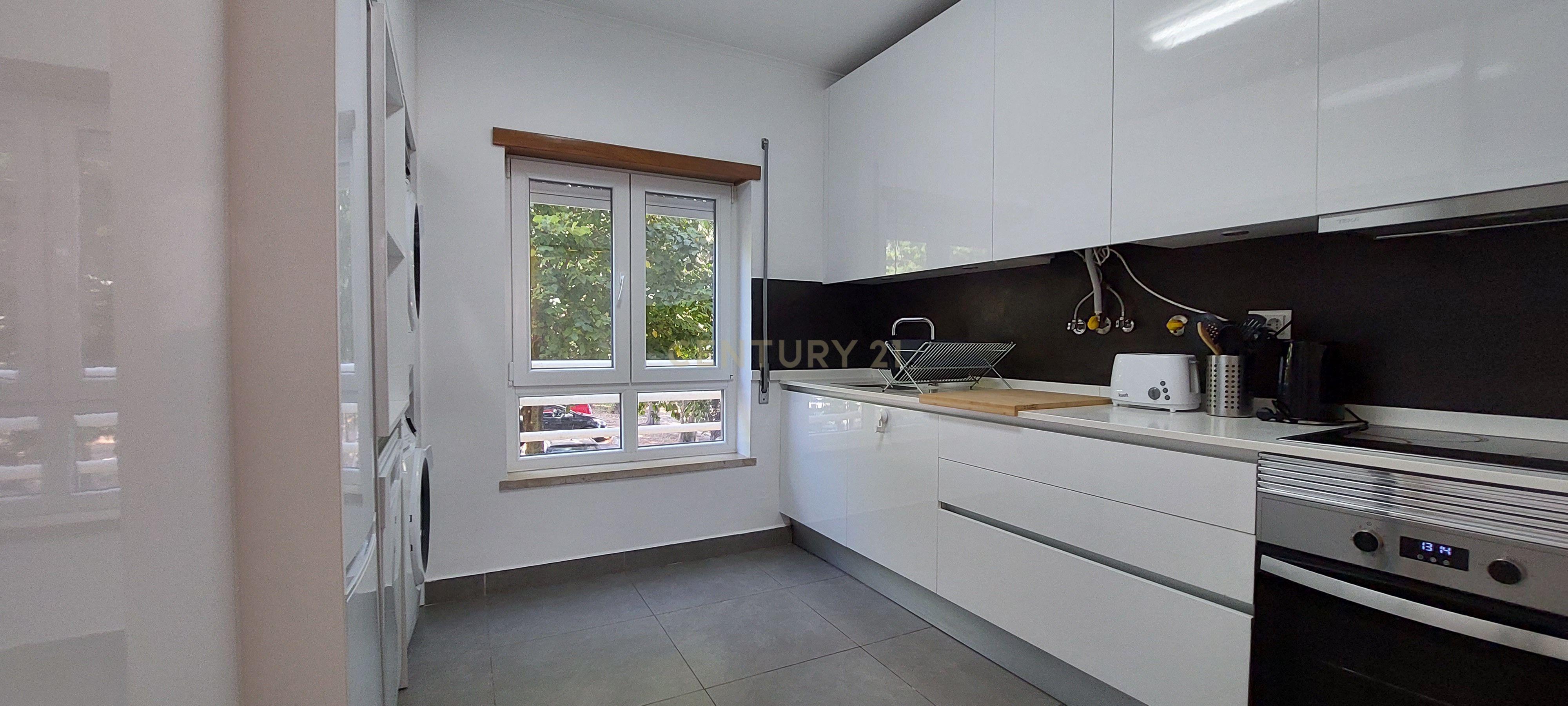 Fotografia 6 de Arrenda-se Apartamento T3 Renovado em Oeiras