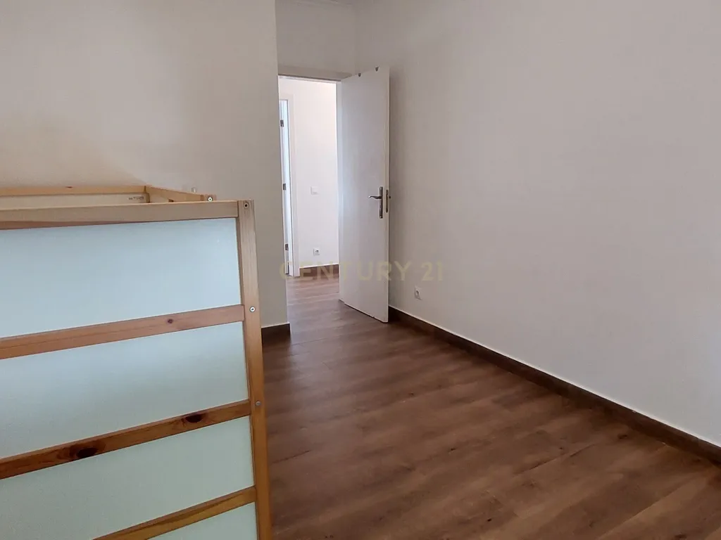 Arrenda-se Apartamento T3 Renovado em Oeiras - Image 20