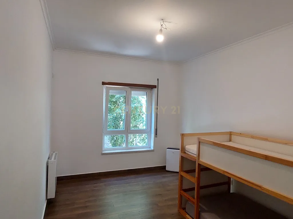 Arrenda-se Apartamento T3 Renovado em Oeiras - Image 4