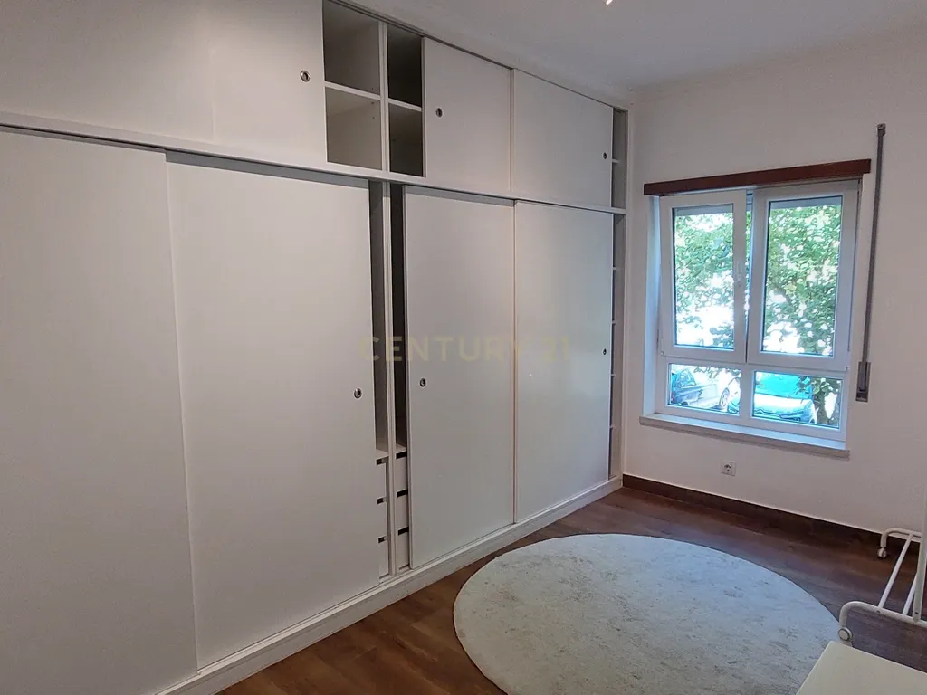 Arrenda-se Apartamento T3 Renovado em Oeiras - Image 13