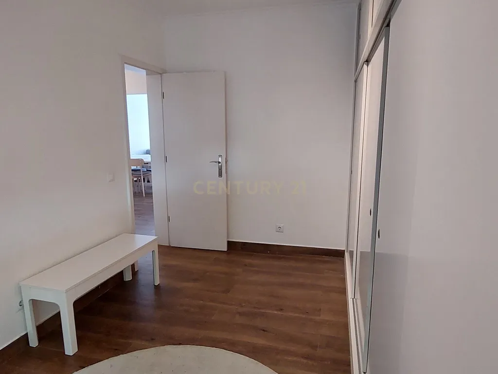 Arrenda-se Apartamento T3 Renovado em Oeiras - Image 14