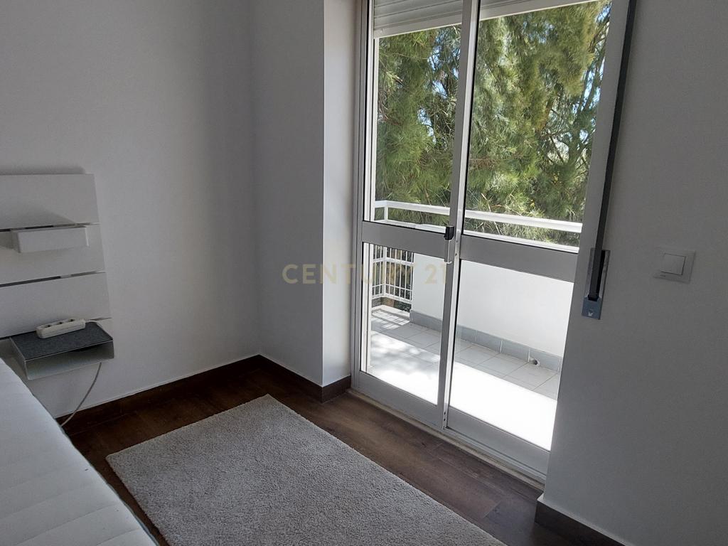 Arrenda-se Apartamento T3 Renovado em Oeiras - Image 21