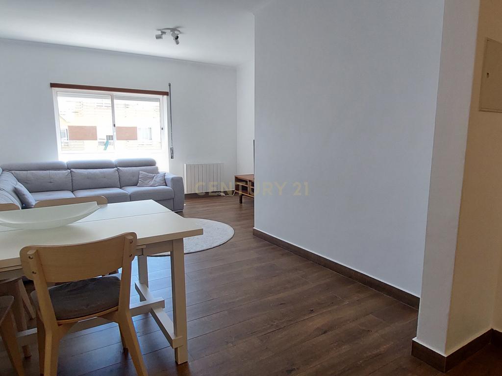 Arrenda-se Apartamento T3 Renovado em Oeiras - Image 19