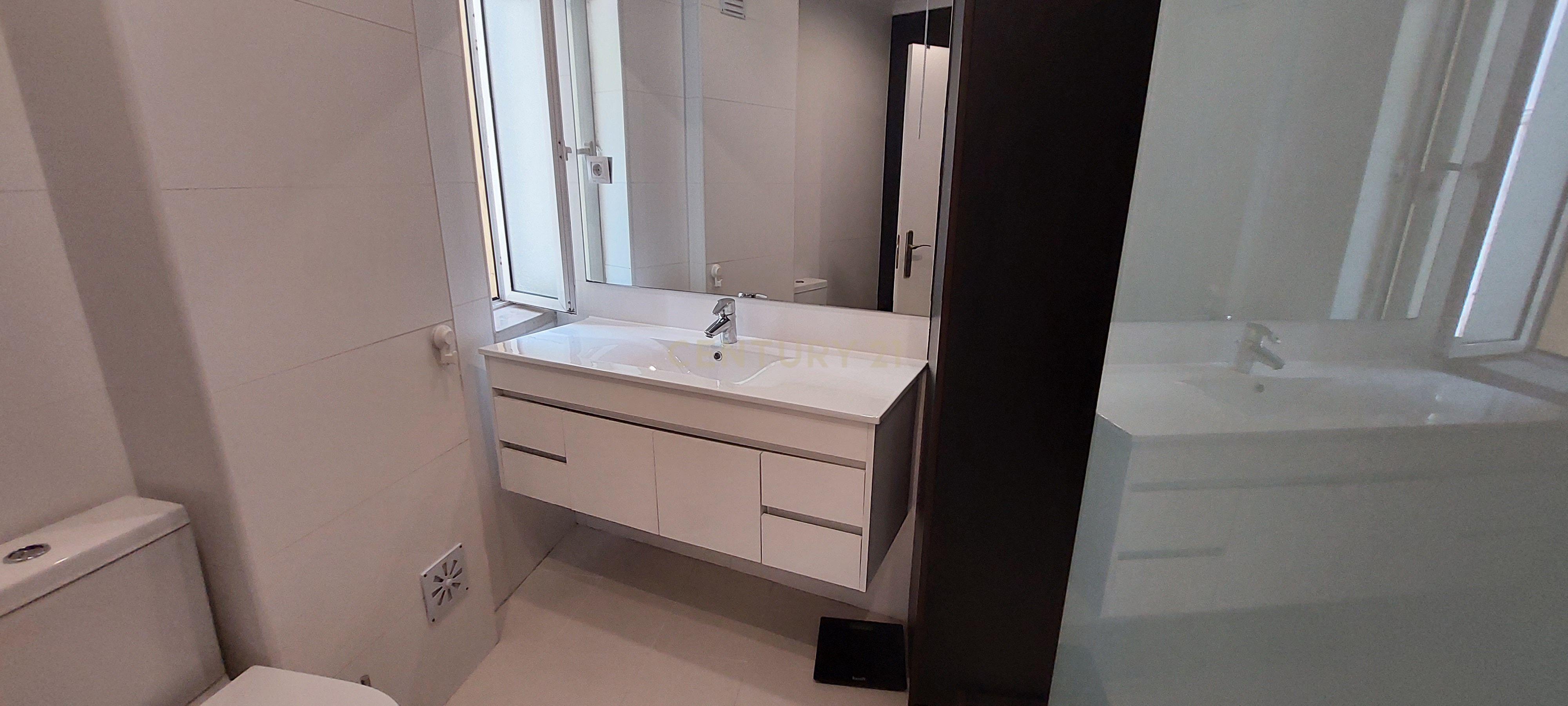 Fotografia 5 de Arrenda-se Apartamento T3 Renovado em Oeiras