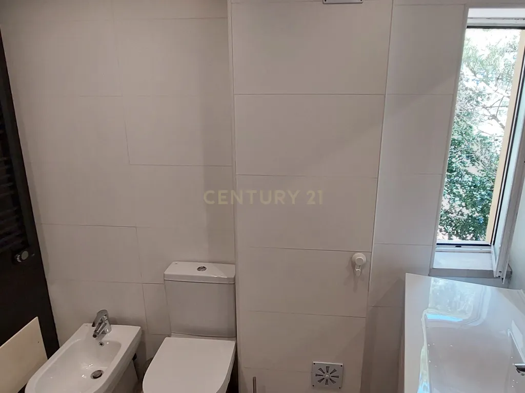 Arrenda-se Apartamento T3 Renovado em Oeiras - Image 22