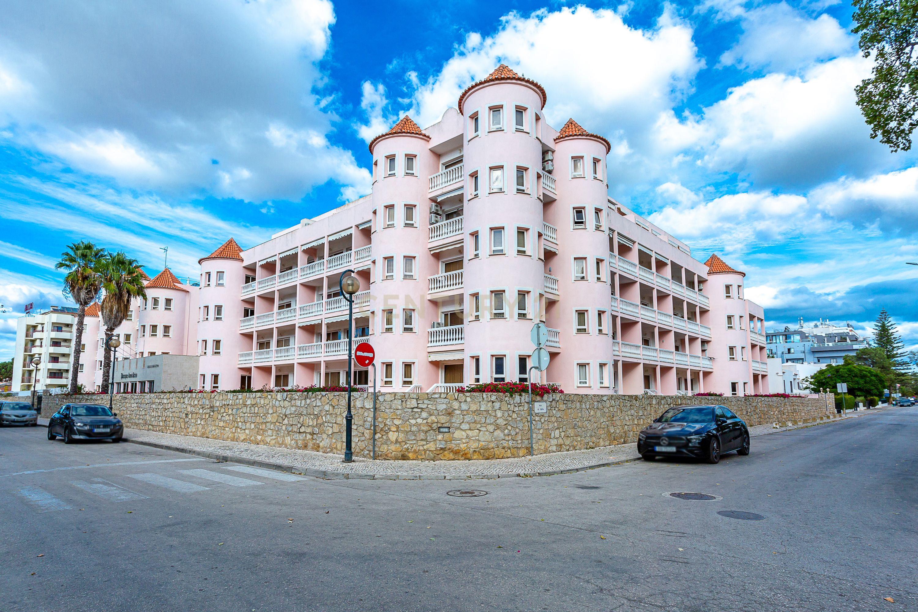 Apartamento T2 no Prestigiado Condomínio Fechado Parque dos Reis - Monte Gordo, Algarve - Image 21
